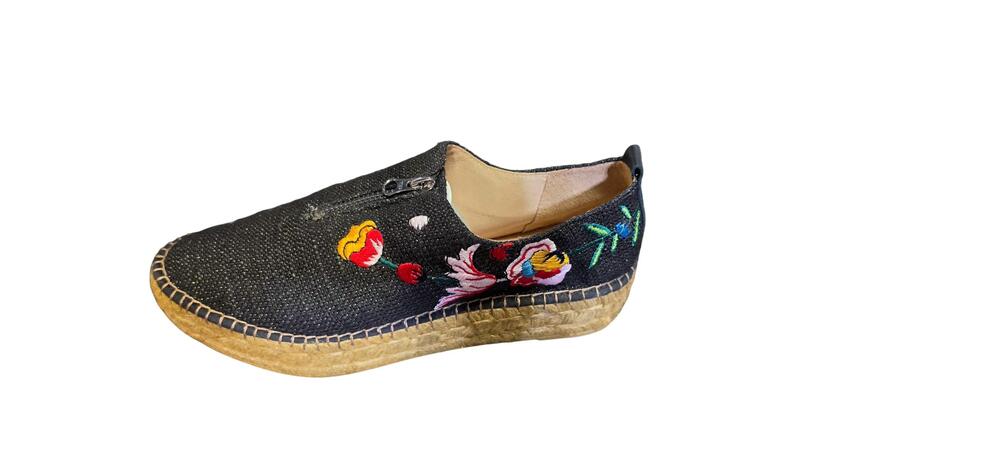 NEW ERIC MICHAEL women's ruleta shoe in black